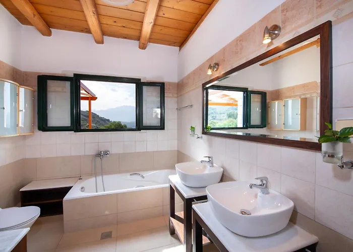 Piper - Pool - Jacuzzi - Sea View - Near The Hriszí Aktí Haniá