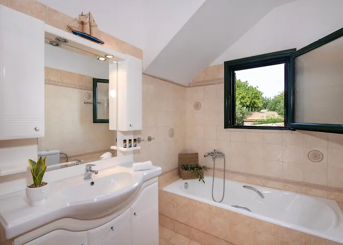 Piper - Pool - Jacuzzi - Sea View - Near The Villa *